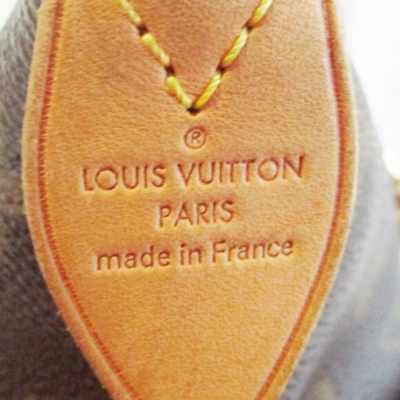 Louis Vuitton Elegant Brown Tote Bag - Picture 11 of 16